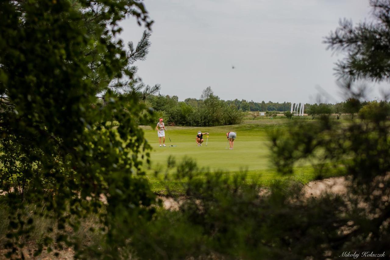 Golf Apartament W Sobieniach Sobienie Jeziory エクステリア 写真