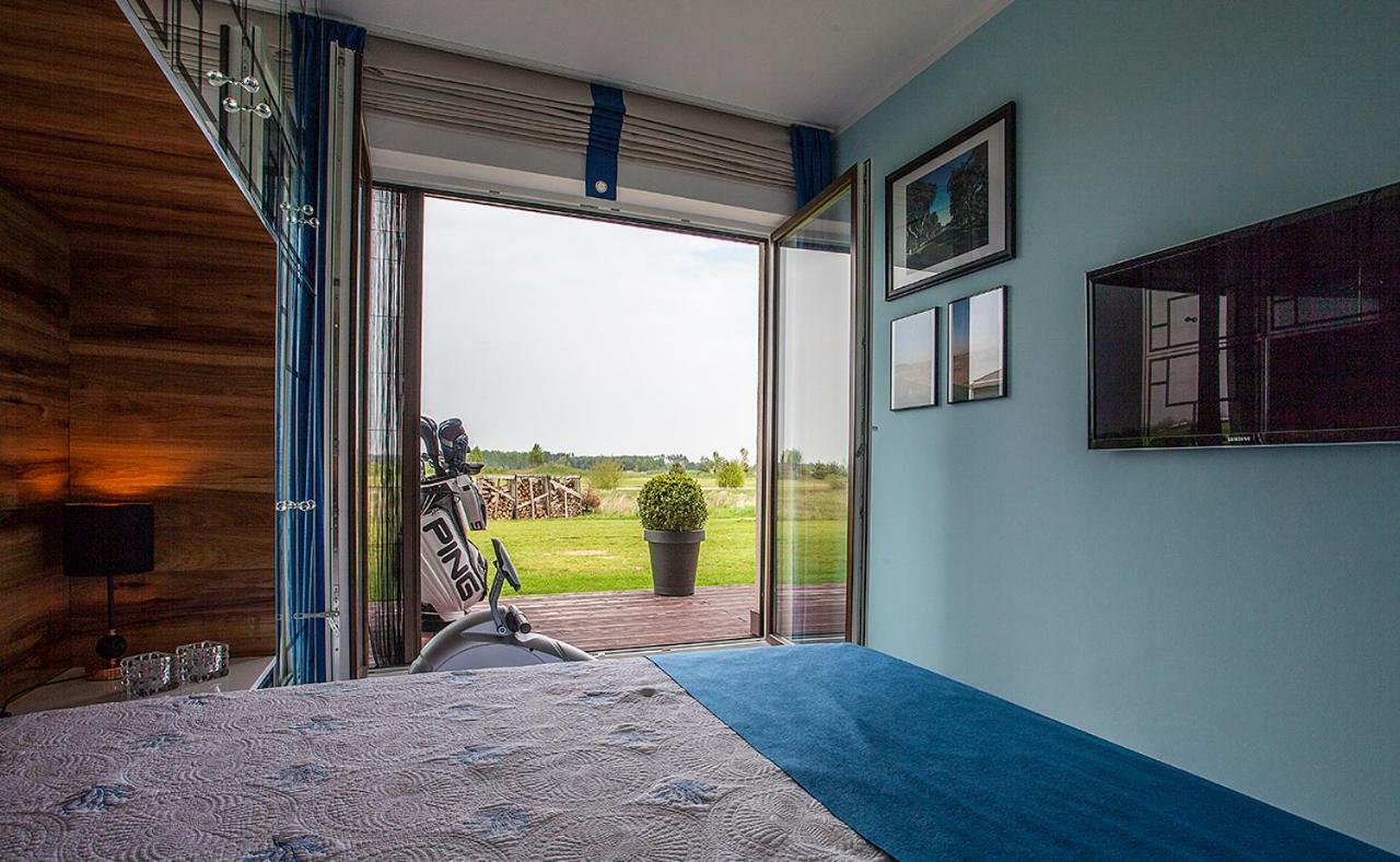 Golf Apartament W Sobieniach Sobienie Jeziory エクステリア 写真