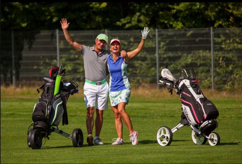Golf Apartament W Sobieniach Sobienie Jeziory エクステリア 写真